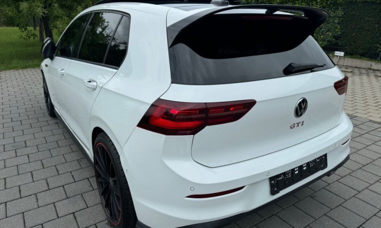 73c8bffa-967b-498a-ac8c-7a2725e94e32