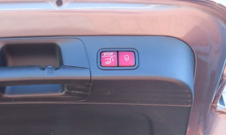 b3d36833-6f59-4334-9e5a-e1322bb477c5