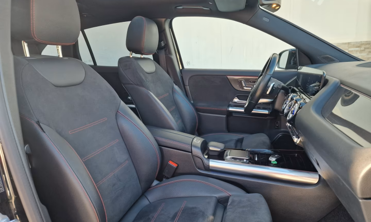 f9e79eec-66b8-4f32-b6e6-d0f66cbf3177